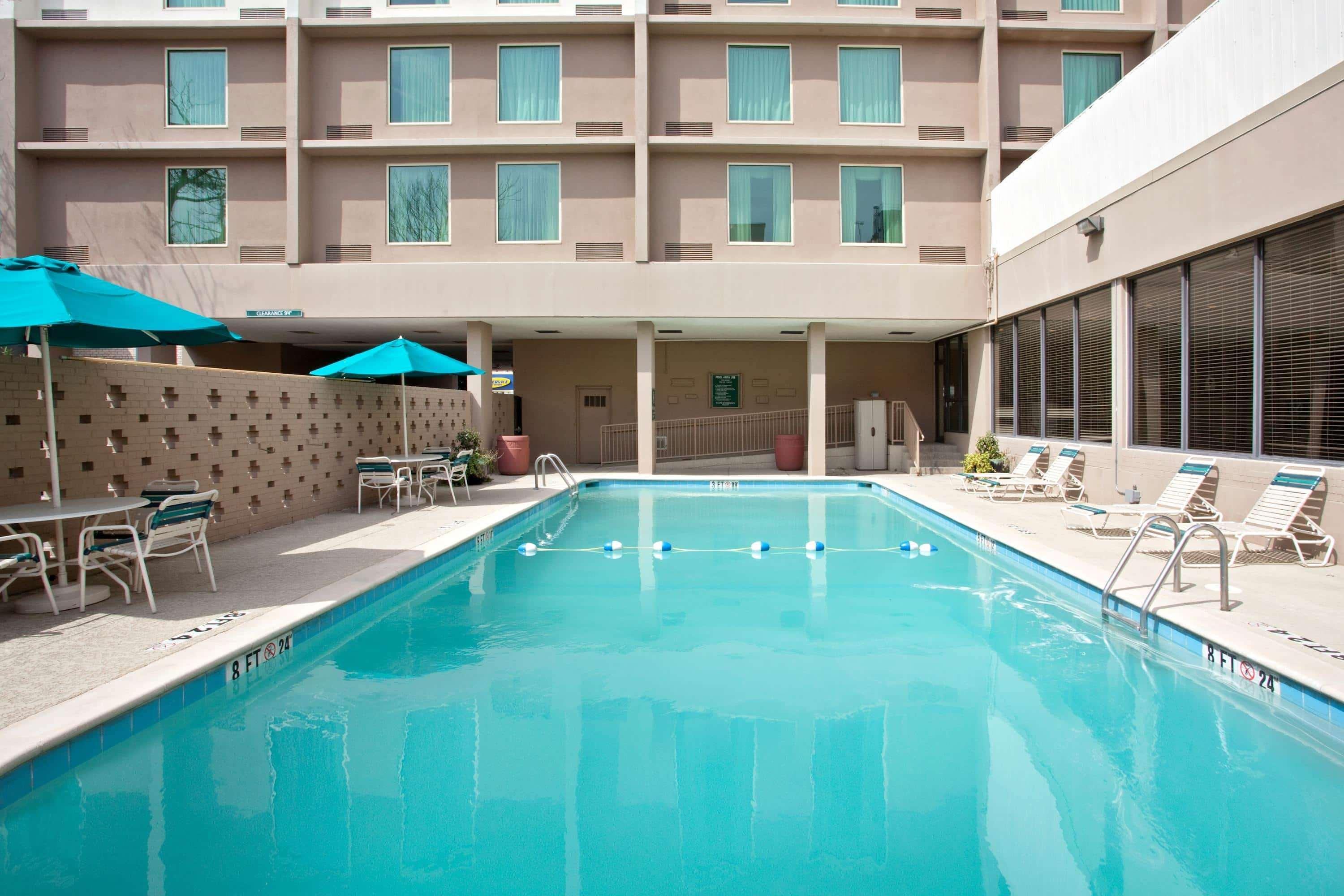 La Quinta Inn & Suites By Wyndham Downtown Conference Center Little Rock Exterior foto